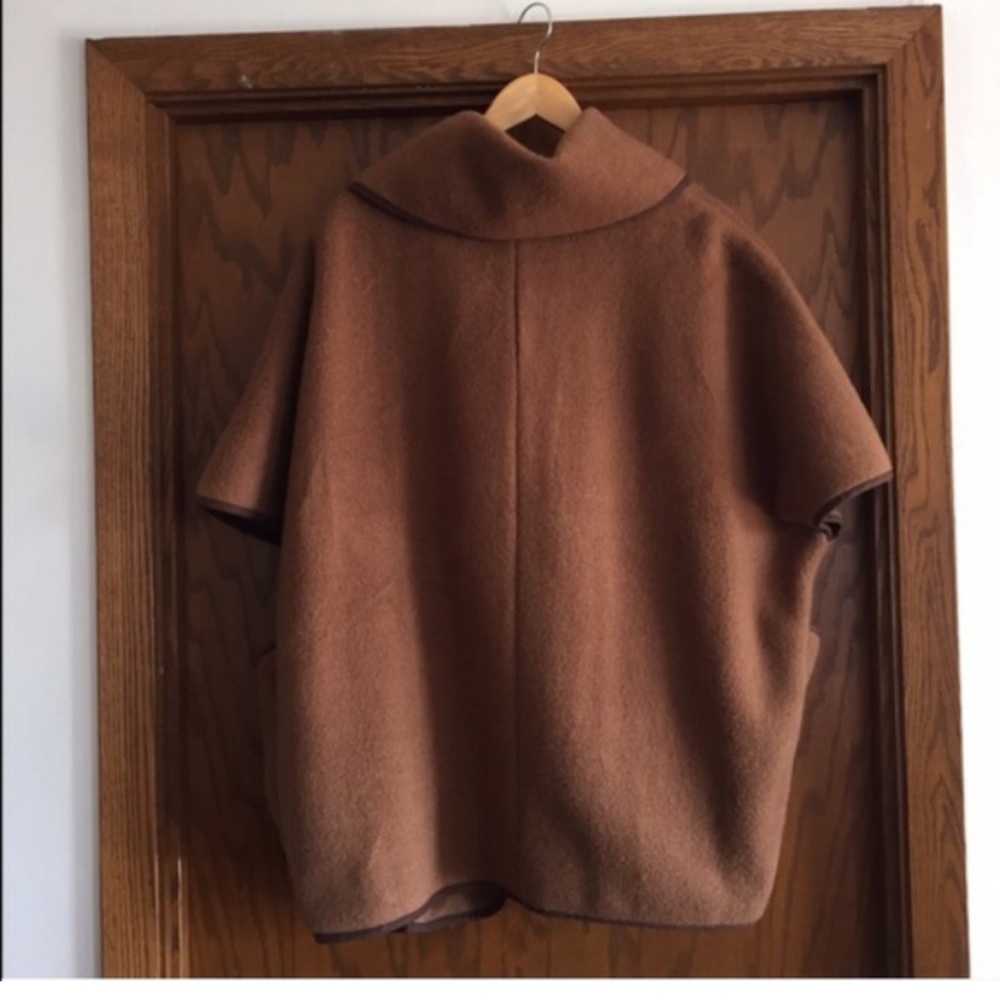 H&M • Gorgeous Oversized Cape Style Winter Coat - Picture 5 of 9